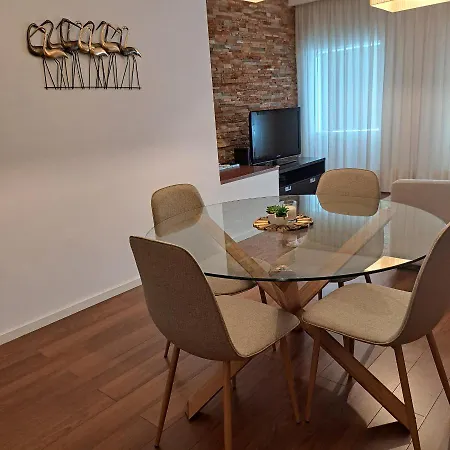 Casa Da Praca * Миранда-ду-Дору
