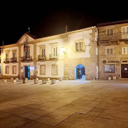 Casa Da Praca * Миранда-ду-Дору