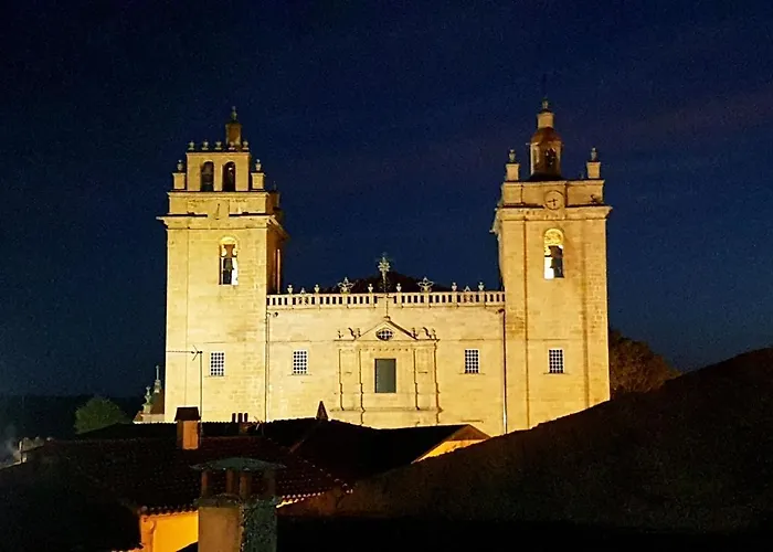 Casa Da Praca 4* Миранда-ду-Дору